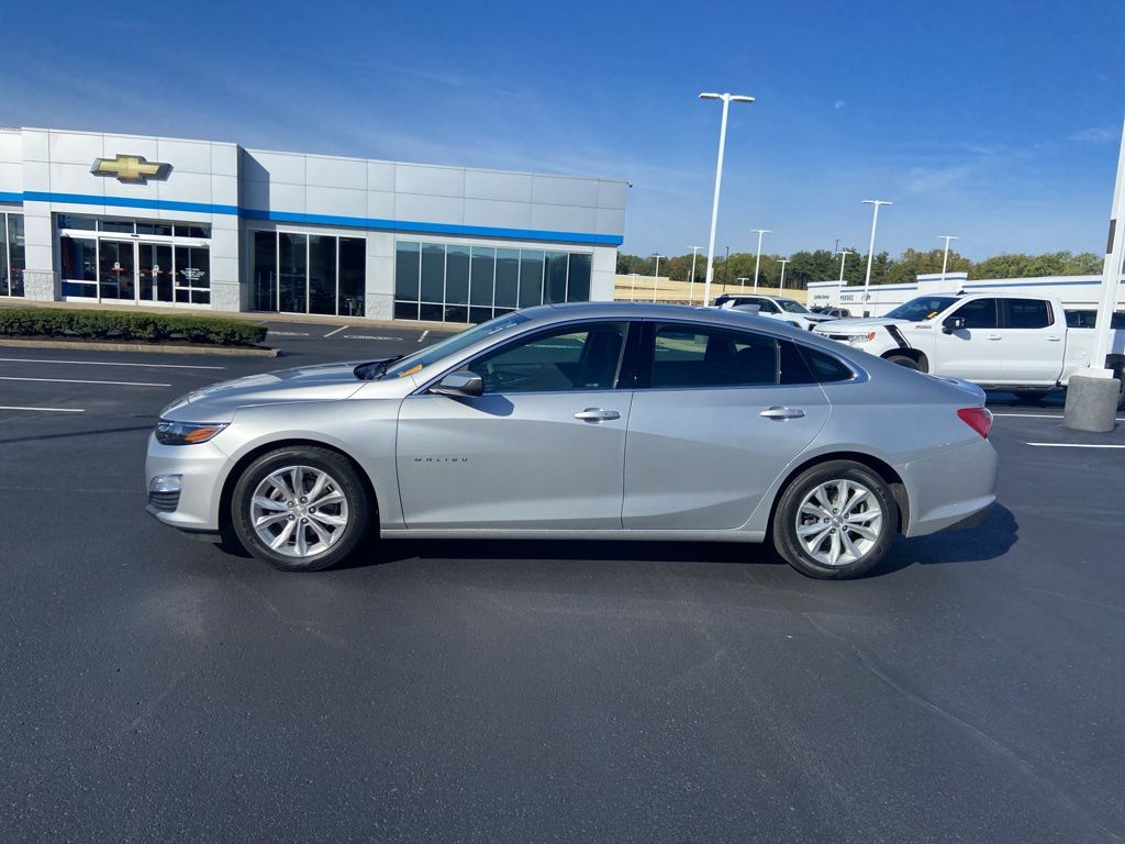 Thumbnail: 2019 Chevrolet Malibu - 2