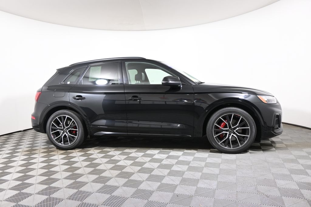 Thumbnail: 2023 Audi SQ5 - 8