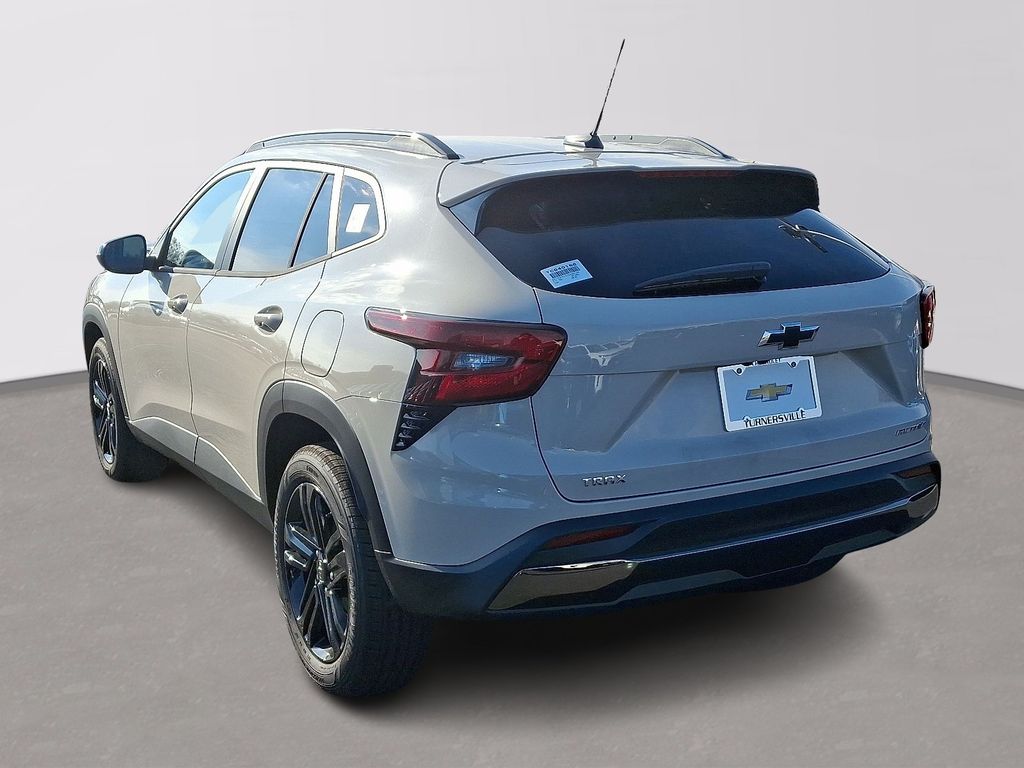 Thumbnail: 2026 Chevrolet Trax - 3
