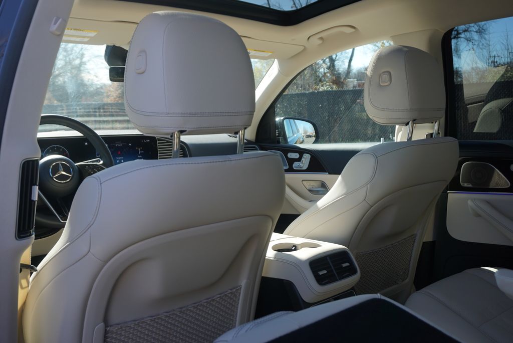 Thumbnail: 2024 Mercedes-Benz GLS - 14