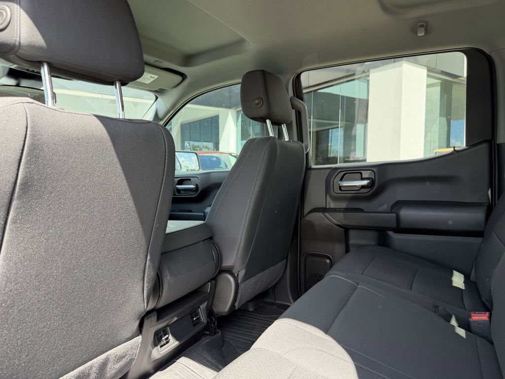 new 2025 GMC Sierra 1500 car, priced at $40,097