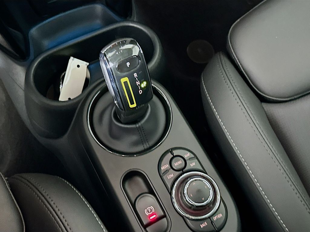 Thumbnail: 2024 MINI Cooper - 17
