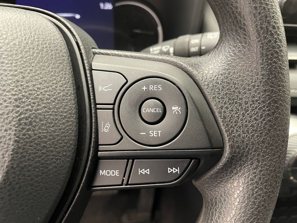 2024 Toyota RAV4 XLE 30