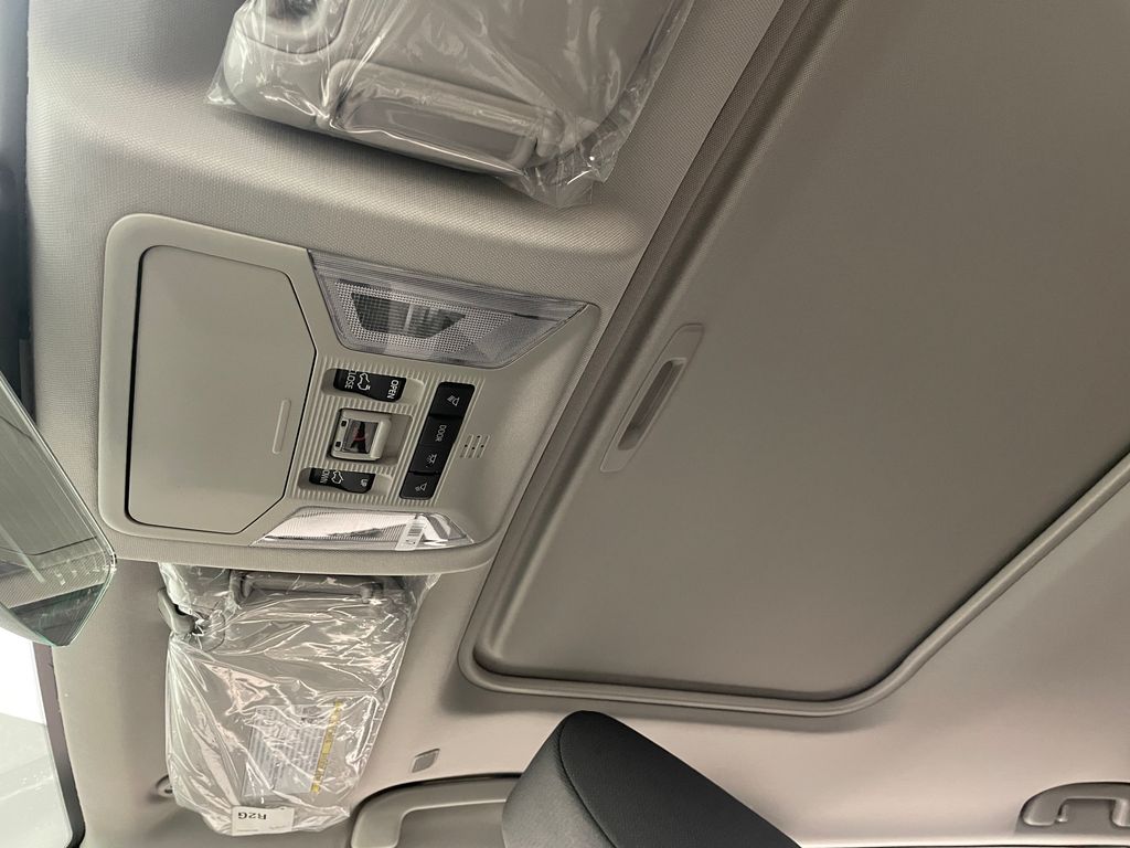 Thumbnail: 2025 Toyota RAV4 - 22