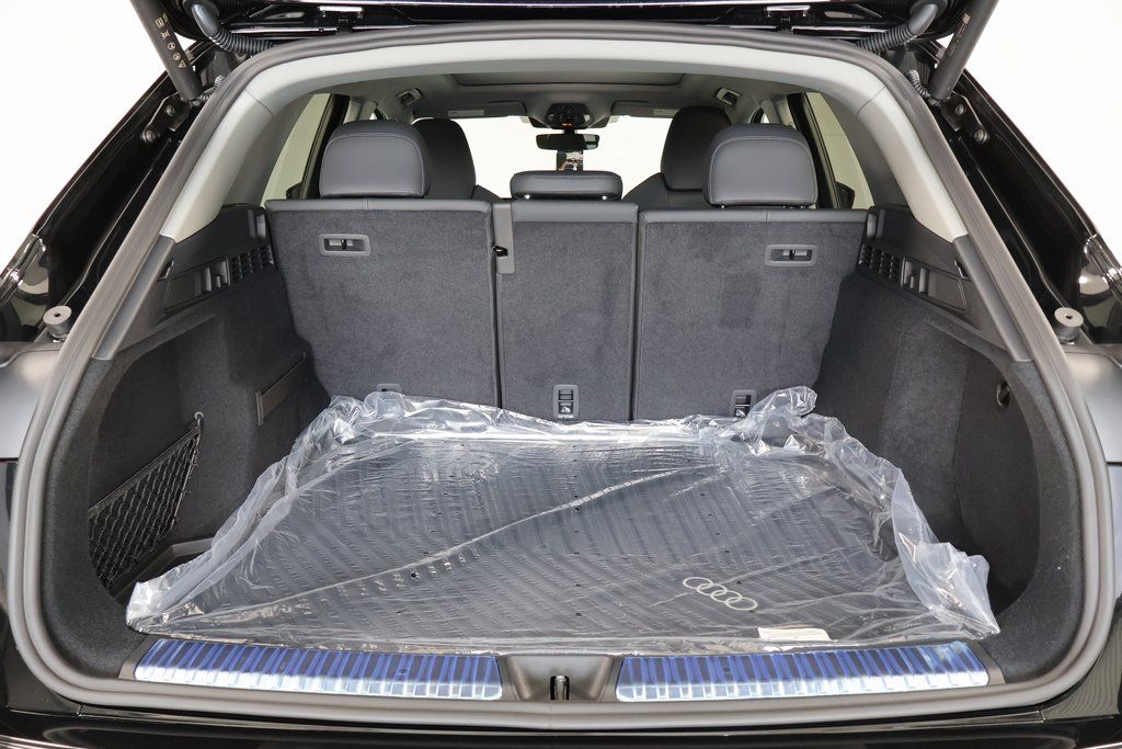 Thumbnail: 2026 Audi Q5 - 8
