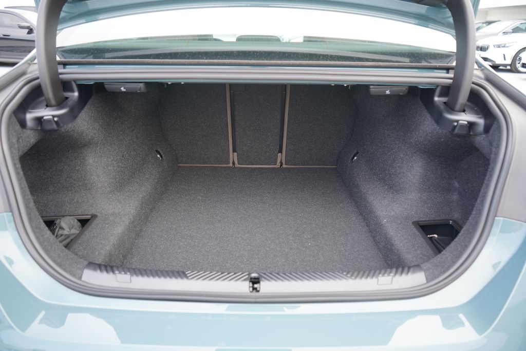 Thumbnail: 2025 BMW 5 Series - 21