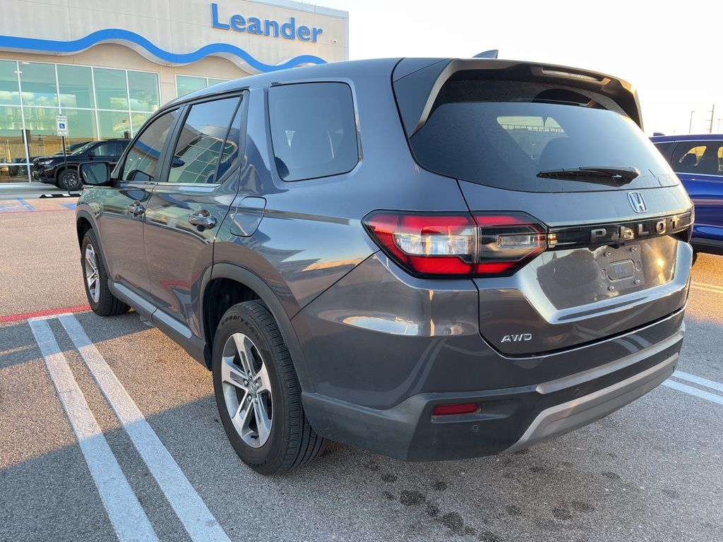 Thumbnail: 2023 Honda Pilot - 4