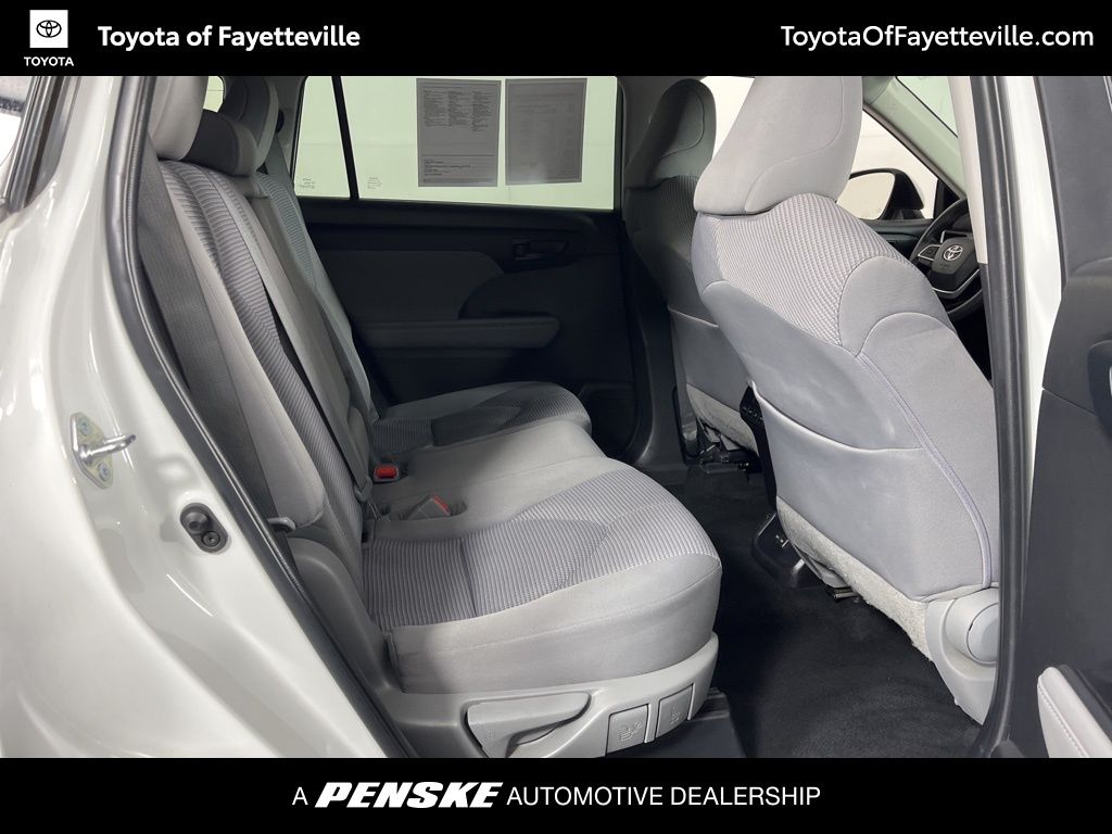 Thumbnail: 2022 Toyota Highlander - 6