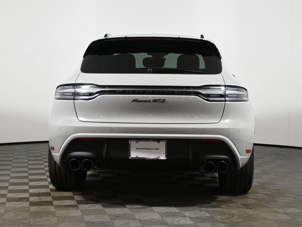 Thumbnail: 2026 Porsche Macan - 6