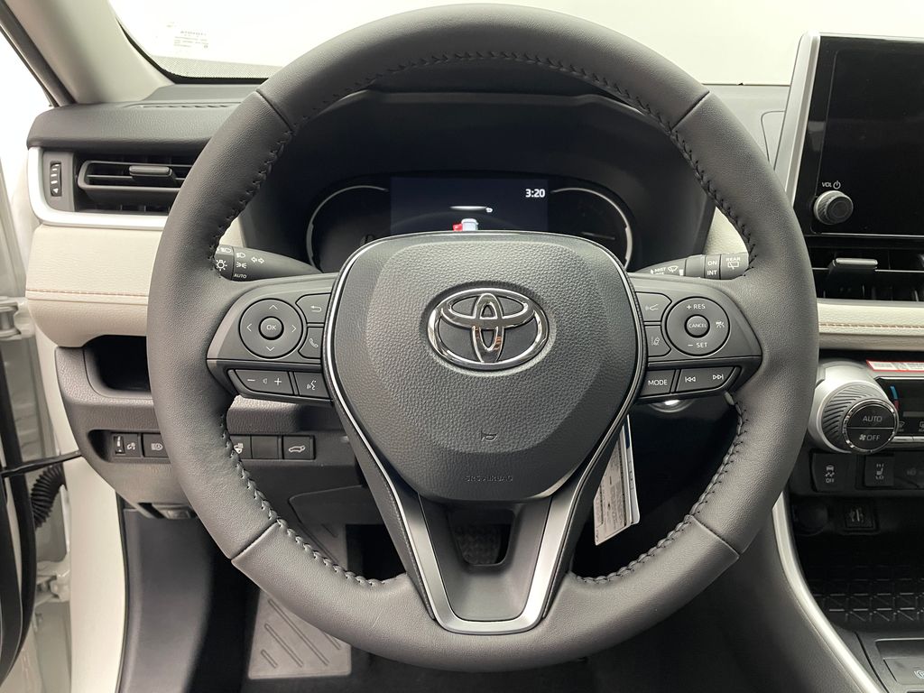 Thumbnail: 2025 Toyota RAV4 - 21