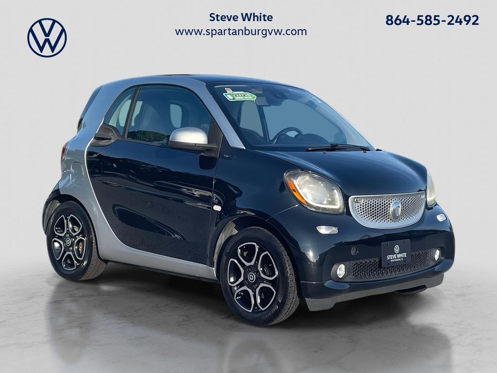 Black 2016 smart fortwo Hatchback Rear-Wheel Drive Automatic