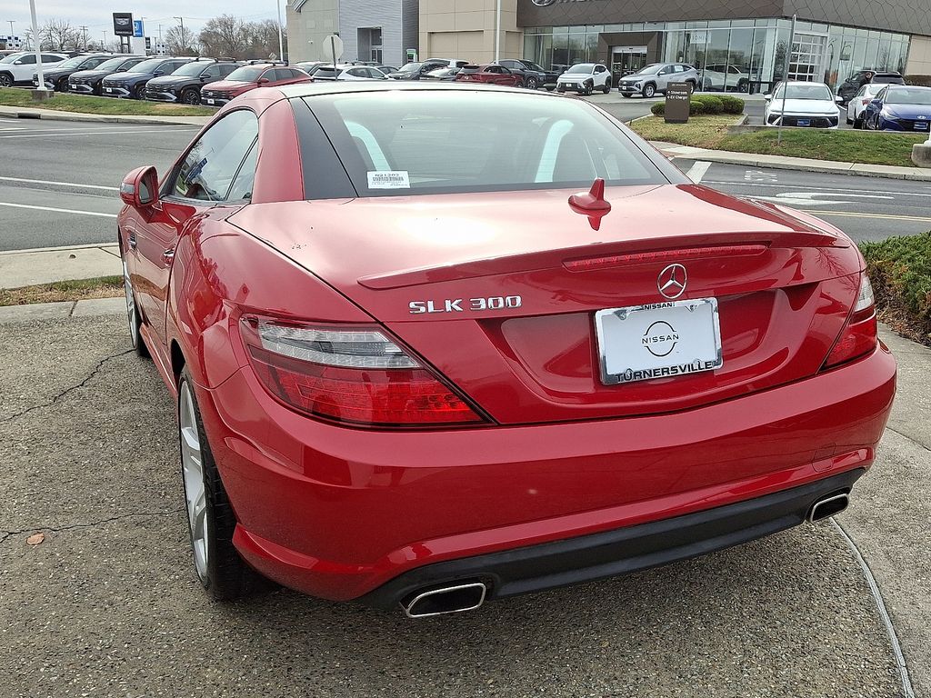 Thumbnail: 2016 Mercedes-Benz SLK - 4