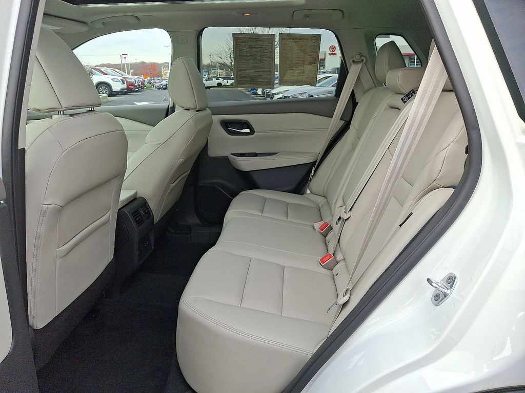 Thumbnail: 2022 Nissan Rogue - 10