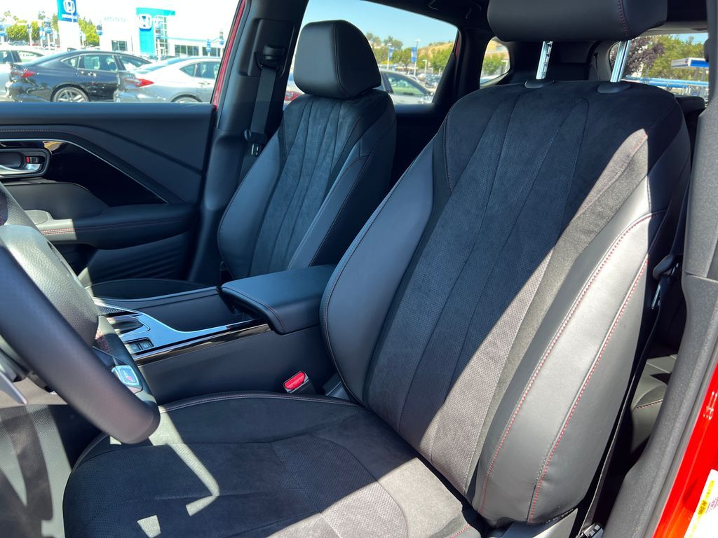 Thumbnail: 2025 Acura ADX - 15