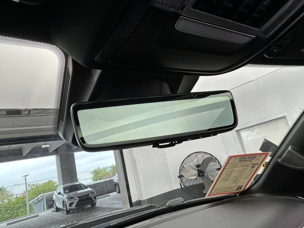 Used 2024 Billet Silver Metallic Clearcoat Ram Limited image 34