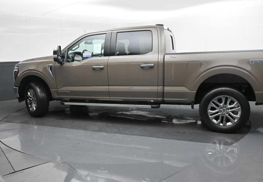 2025 Ford F-150 Lariat photo 3