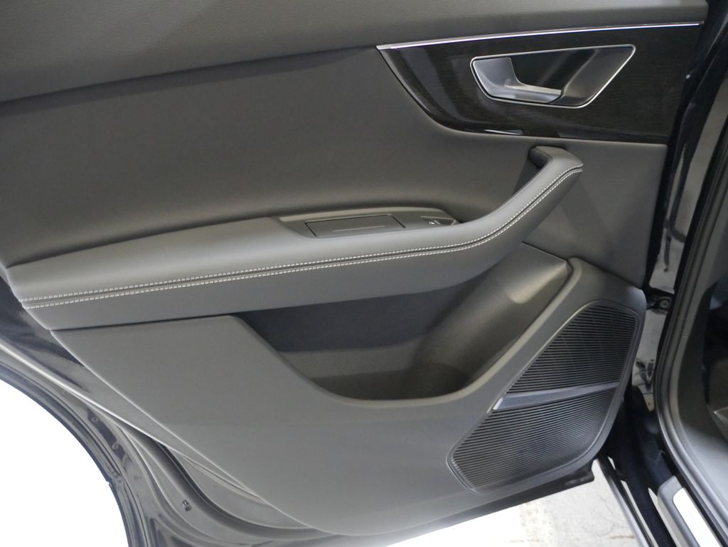 Thumbnail: 2026 Audi Q7 - 17