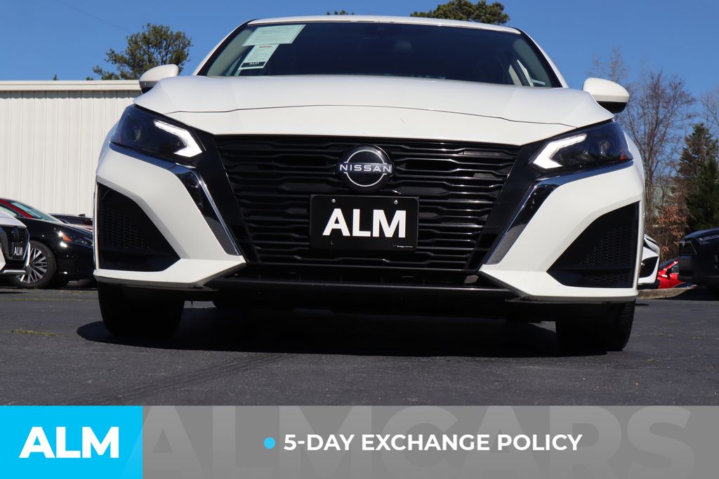 2023 Nissan Altima 2.5 SV photo 3