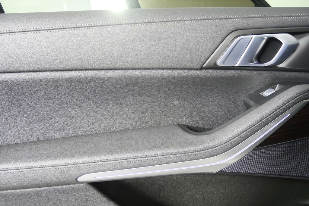 Thumbnail: 2020 BMW X7 - 13