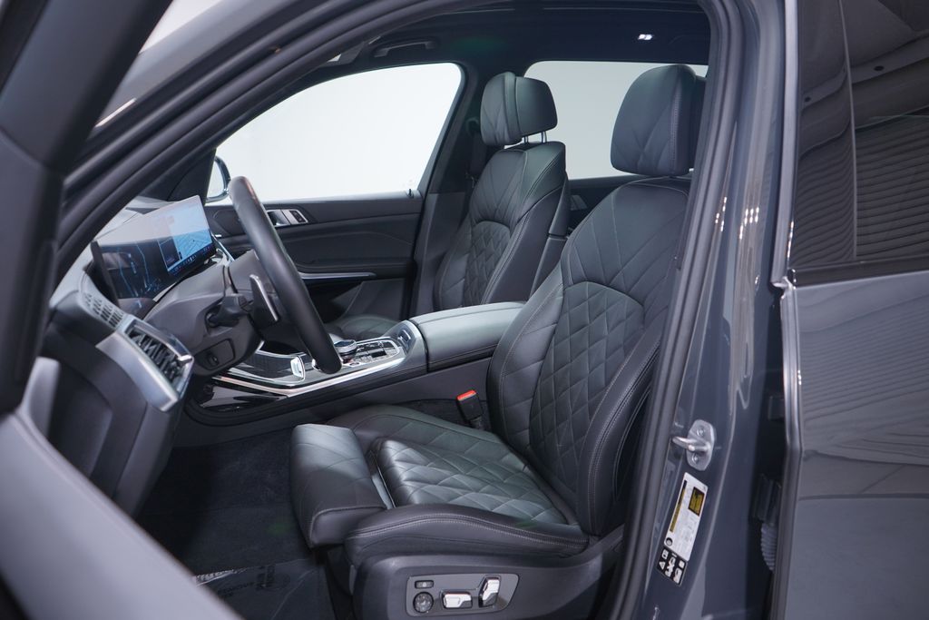 Thumbnail: 2024 BMW X7 - 7