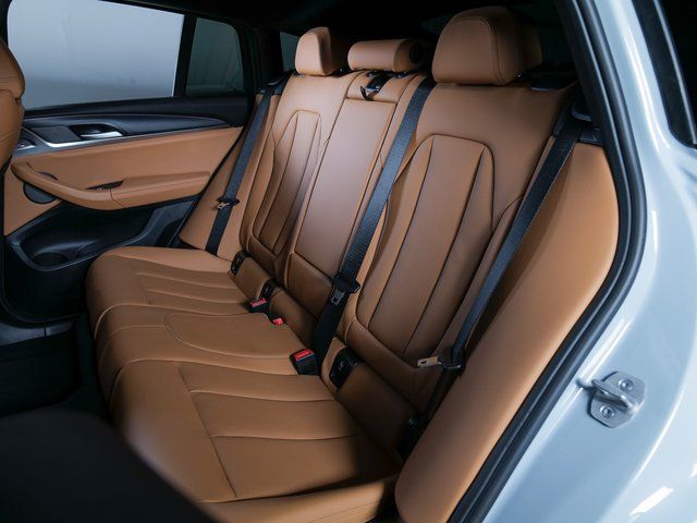 Used 2025 Gray BMW xDrive30i image 5