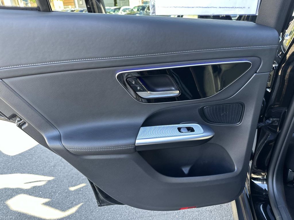 Thumbnail: 2023 Mercedes-Benz GLC - 30