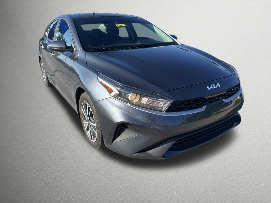 Gravity Gray 2022 Kia Forte Sedan Front-Wheel Drive Continuously Variable Transmission
