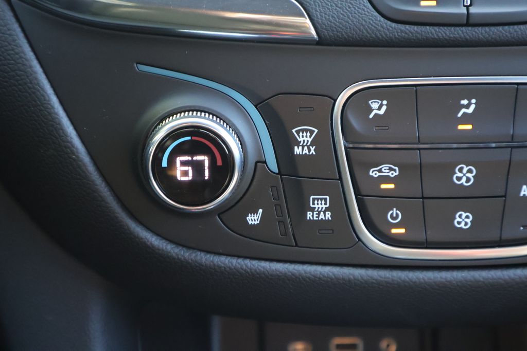 Thumbnail: 2023 Chevrolet Equinox - 21