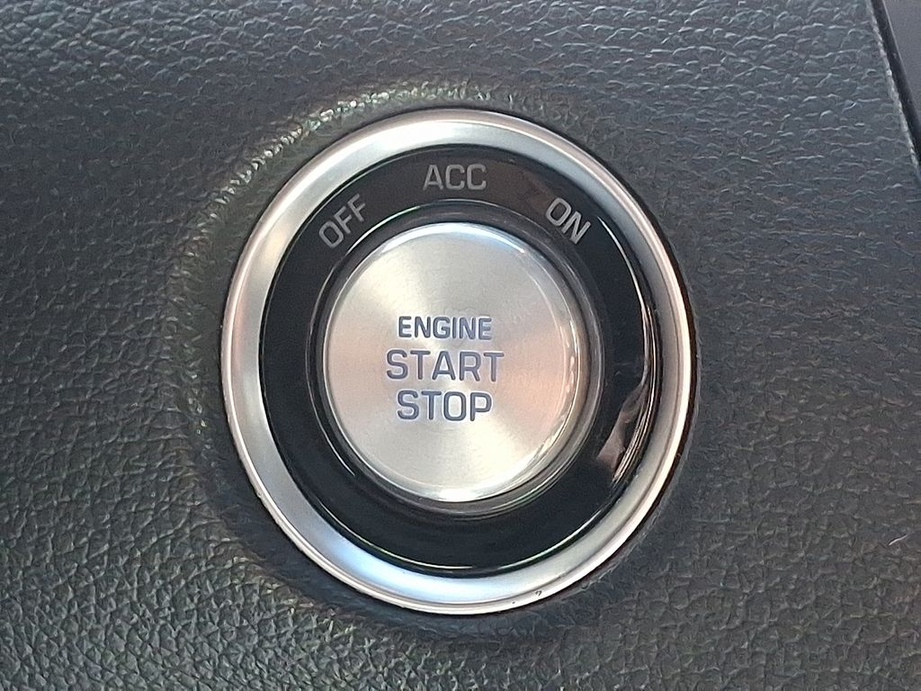 Thumbnail: 2015 Hyundai Genesis - 23