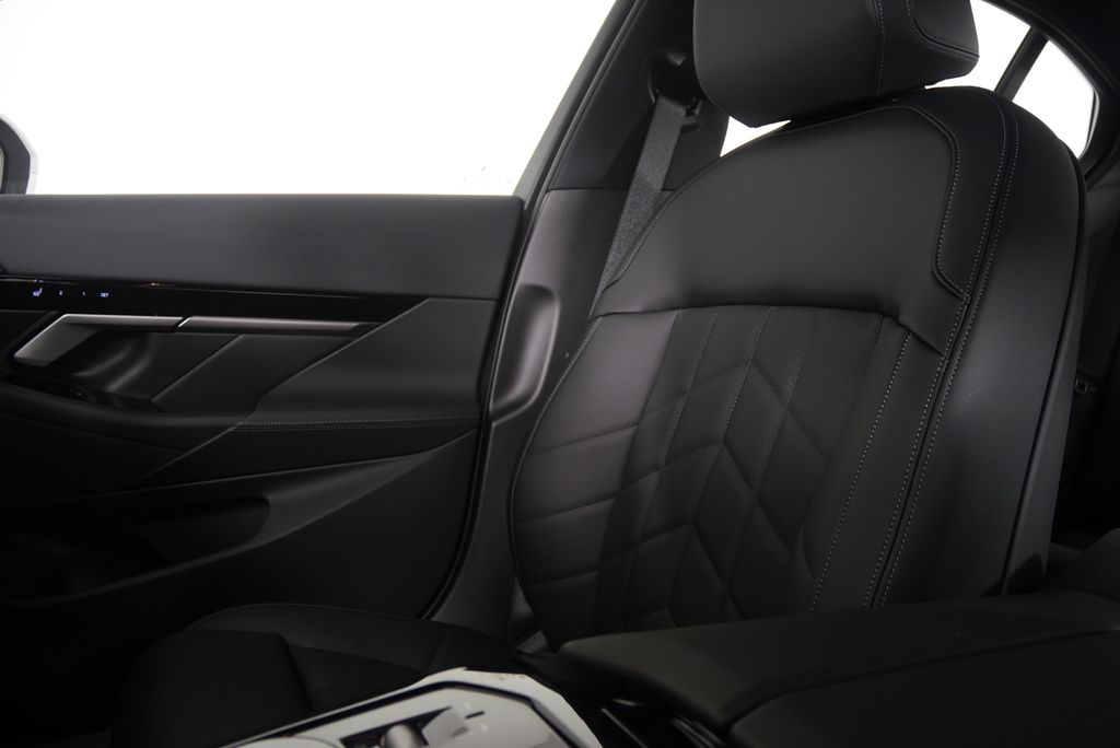 Thumbnail: 2026 BMW 5 Series - 22