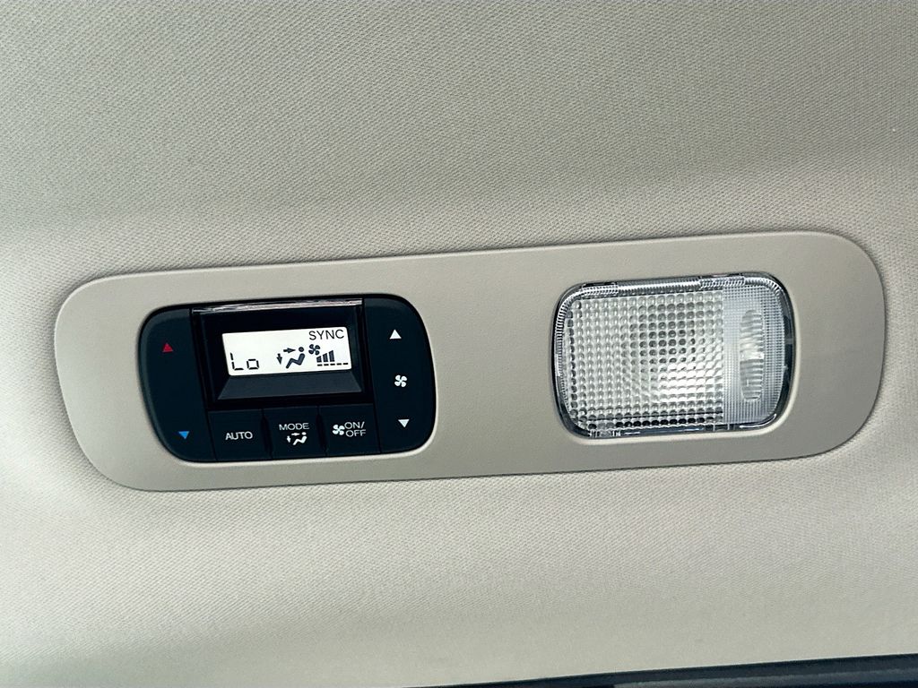 2025 Honda Odyssey EX-L 17