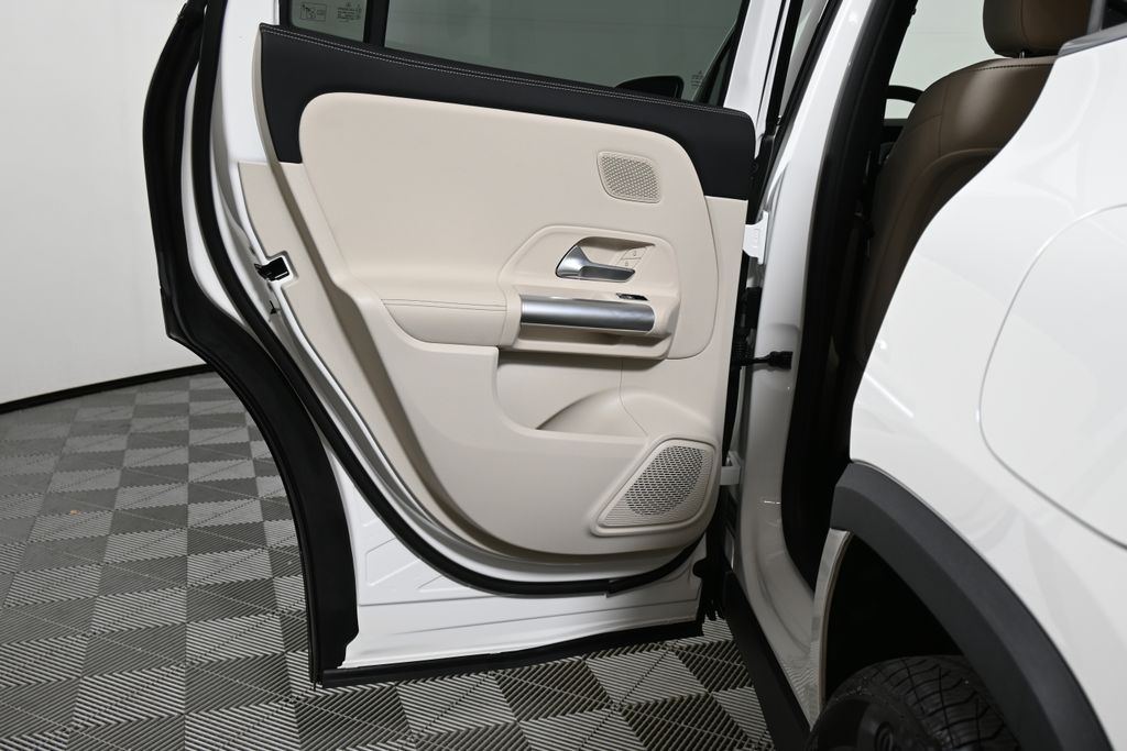 Thumbnail: 2025 Mercedes-Benz GLA - 32