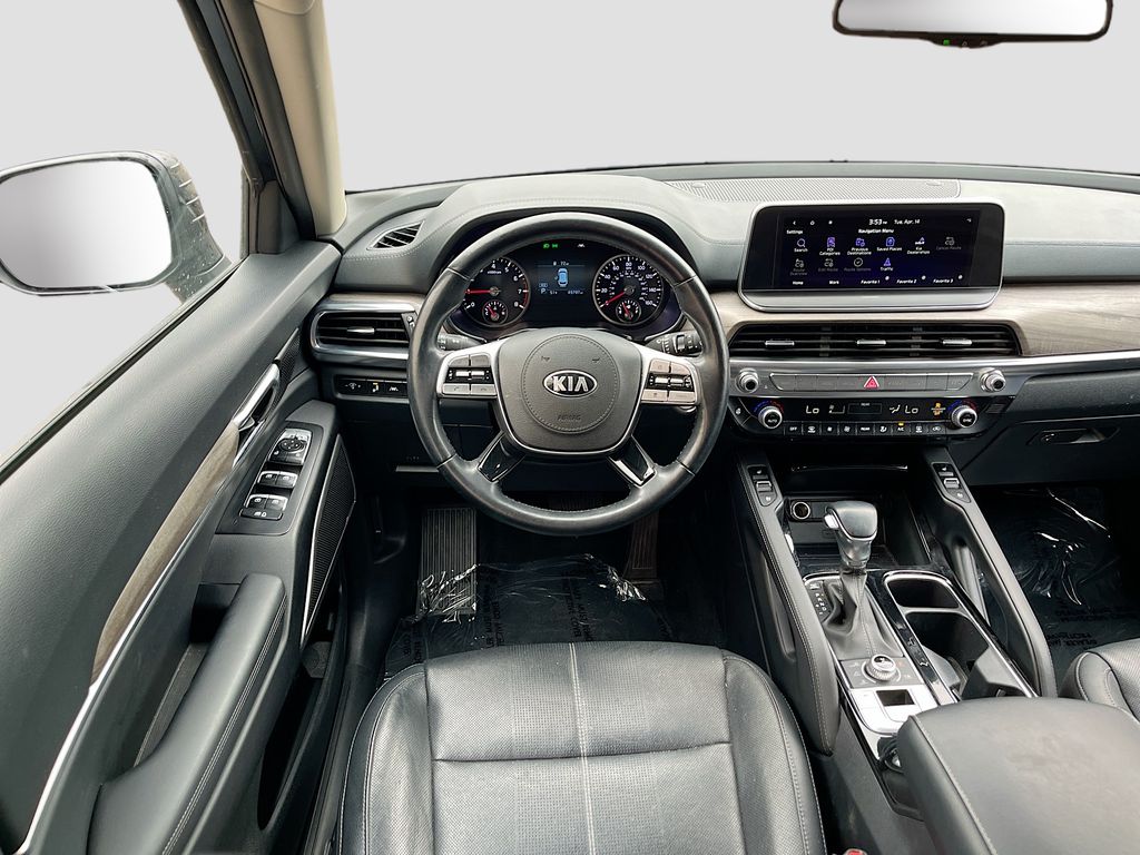 Used 2022 Black Kia EX image 24
