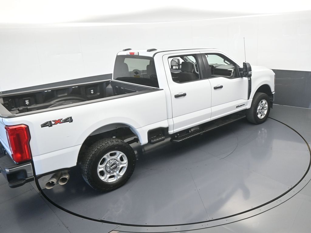 Used 2025 Oxford White Ford XLT image 55