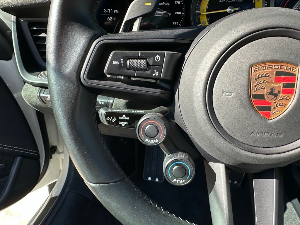 Thumbnail: 2025 Porsche 911 - 18