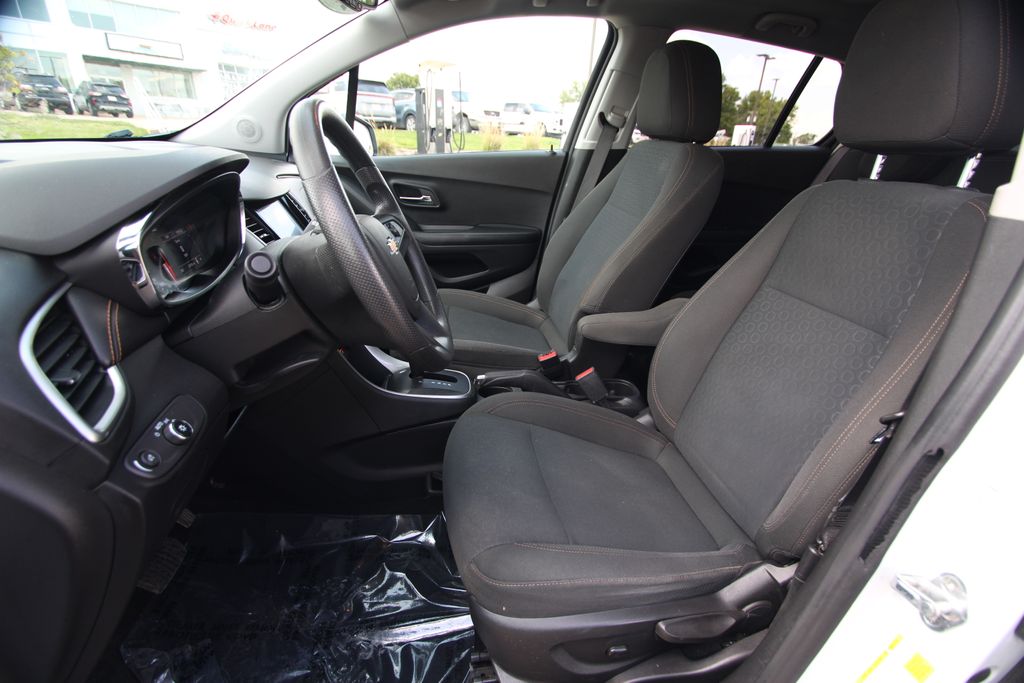 Used 2022 Chevrolet Trax SUV