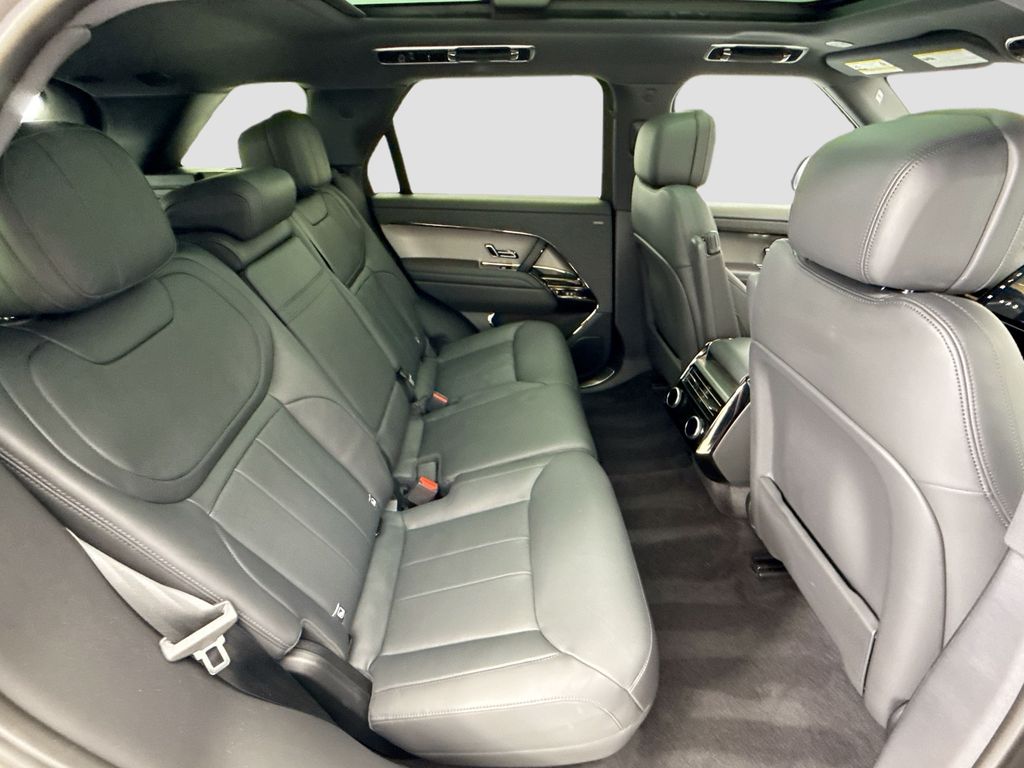 Thumbnail: 2023 Land Rover Range Rover Sport - 22