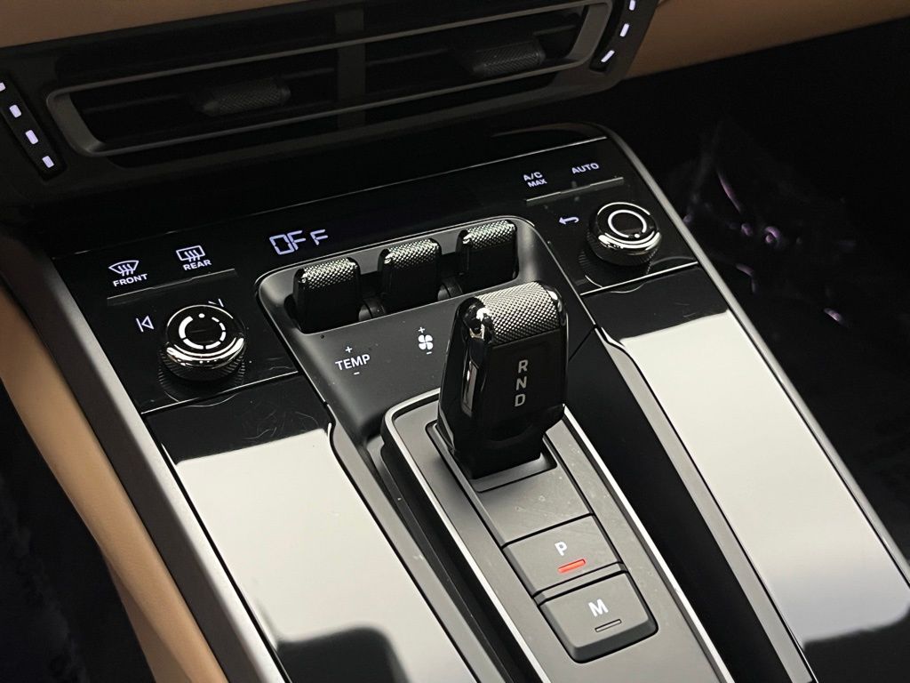 Thumbnail: 2024 Porsche 911 - 18