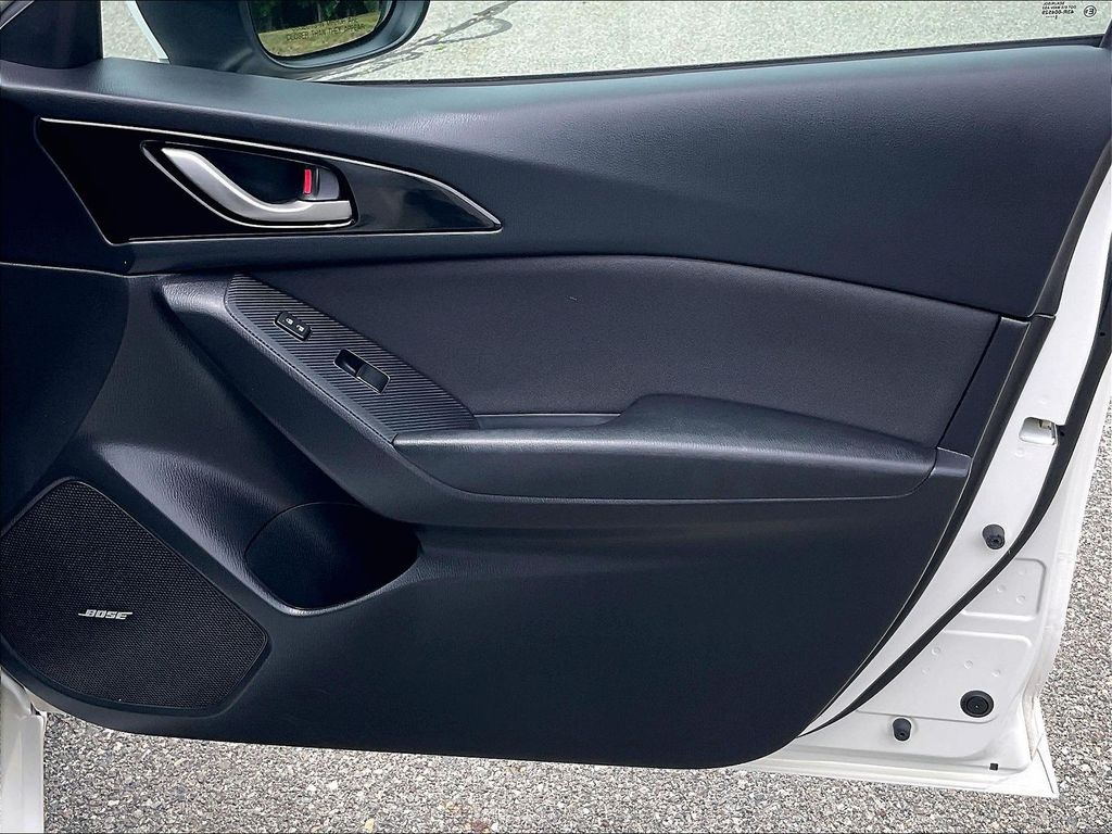 2016 Mazda Mazda3 — photo 12