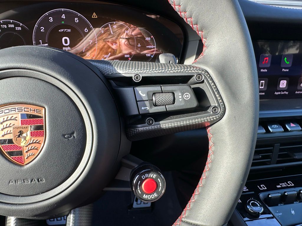 Thumbnail: 2026 Porsche 911 - 16