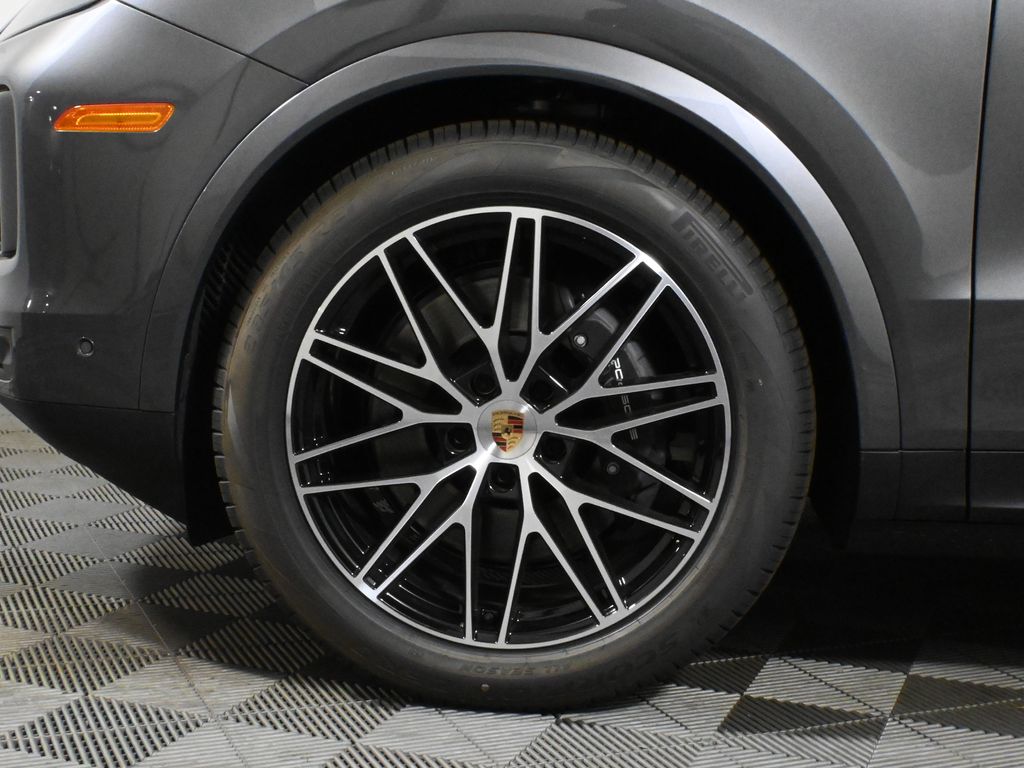 Thumbnail: 2025 Porsche  - 13