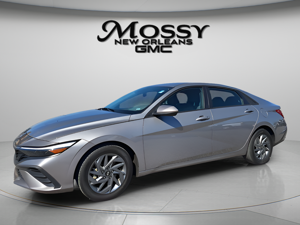 2024 Hyundai Elantra SEL FWD