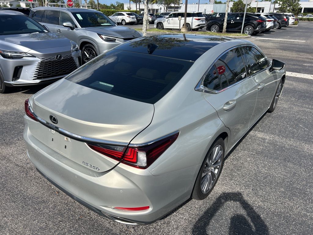 Thumbnail: 2019 Lexus ES - 7