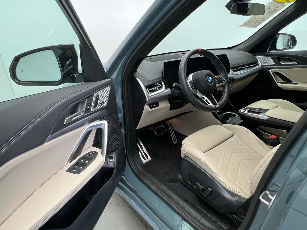 Thumbnail: 2025 BMW X1 - 21