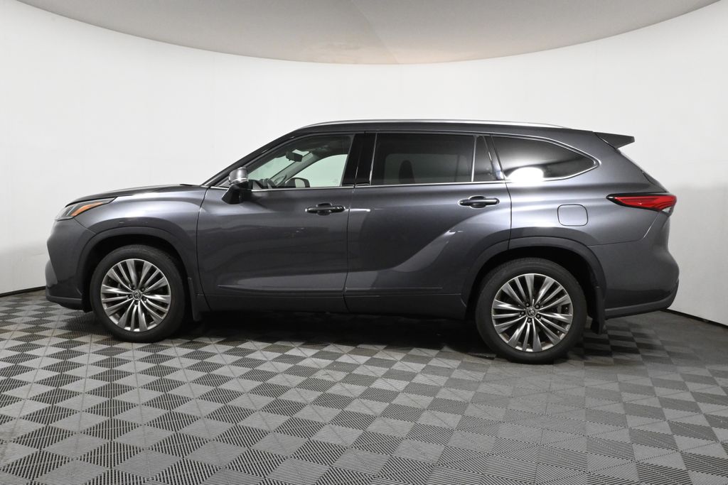 Thumbnail: 2021 Toyota Highlander - 2