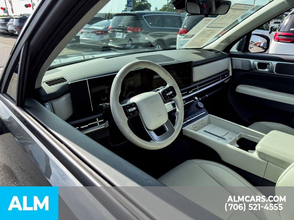 Used 2025 Gray Hyundai SEL image 8