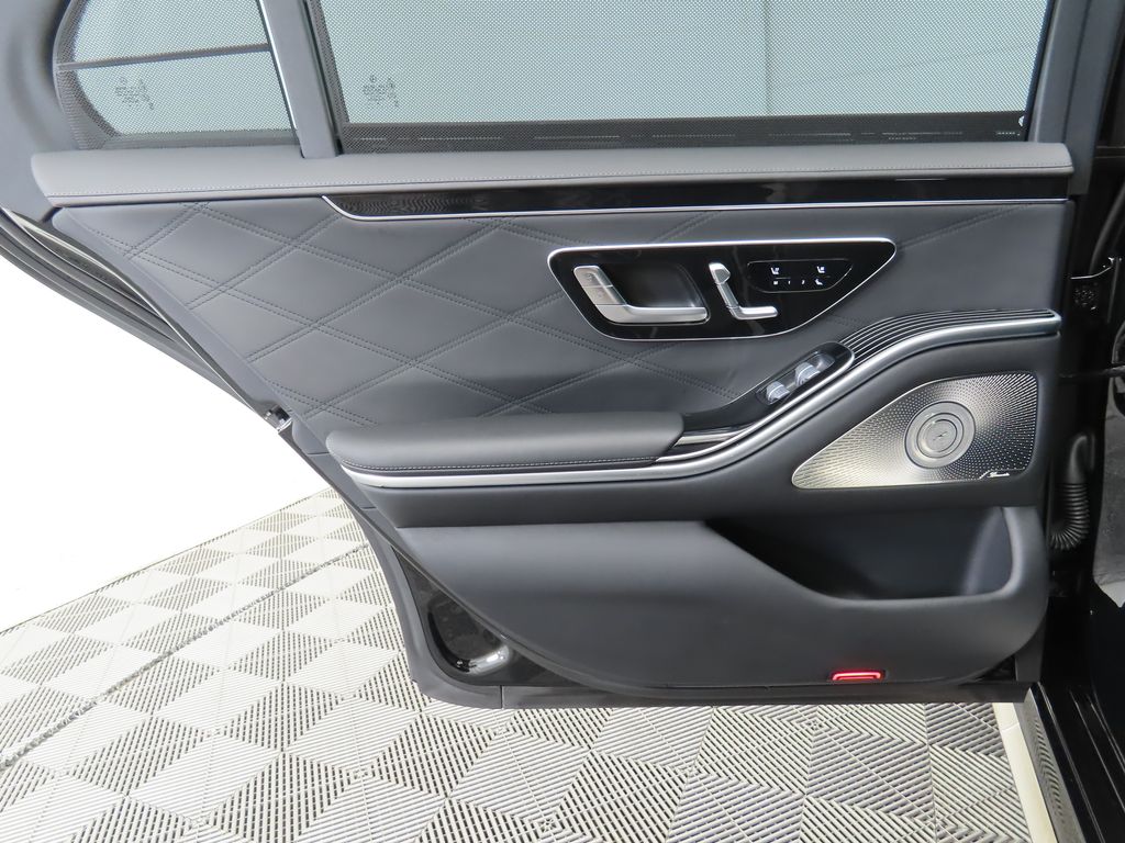2025 Mercedes-Benz S-Class AMG S 63 4MATIC 27