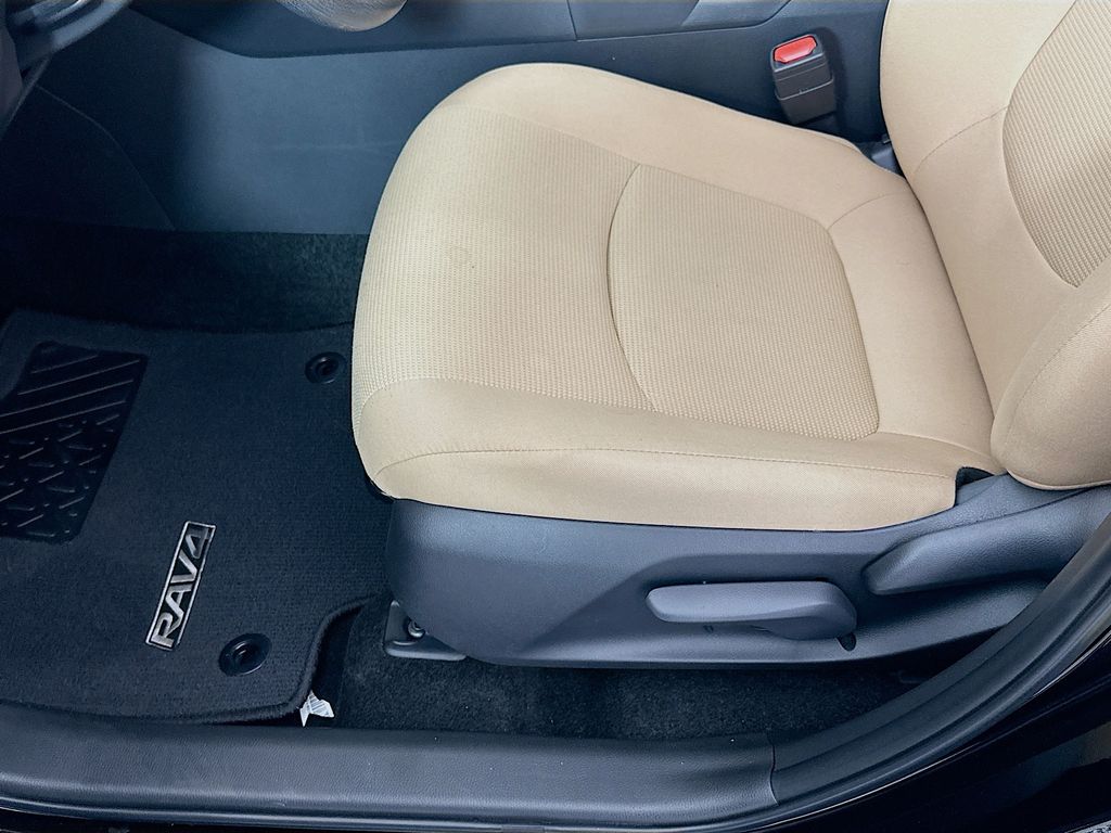 Thumbnail: 2025 Toyota RAV4 - 19