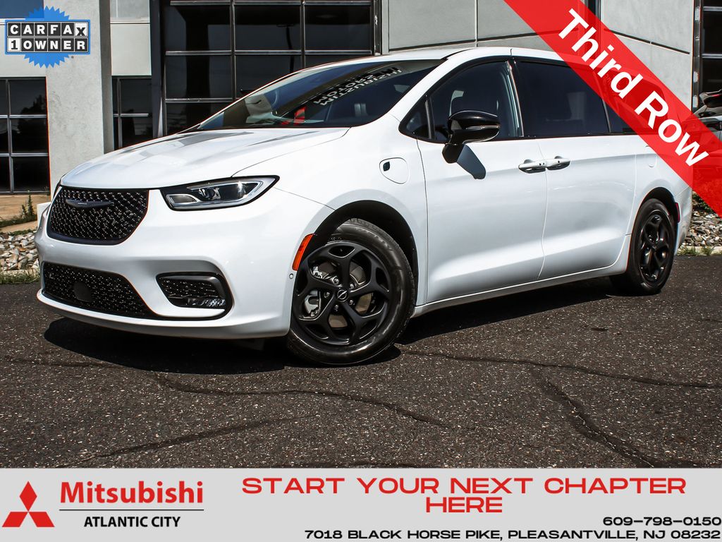 Bright White Clearcoat 2024 Chrysler Pacifica Hybrid Minivan Front-Wheel Drive Continuously Variable Transmission