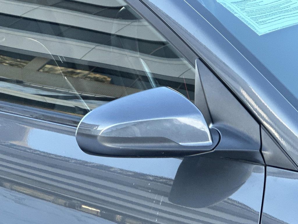 Thumbnail: 2020 Hyundai Veloster - 6